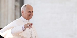 Pope: Students need help getting in touch with inner selves