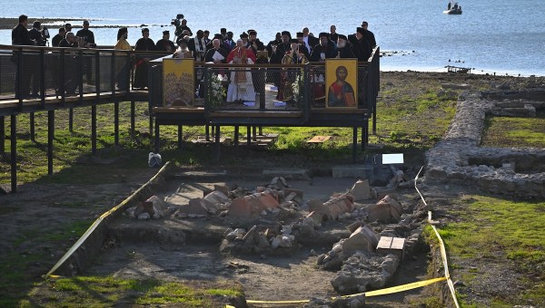 Corner Item Image - Destroyed by earthquakes, now uncovered by drought: Nicaea