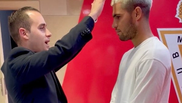 Corner Item Image - A holy moment between Spain’s youngest priest and Alcaraz