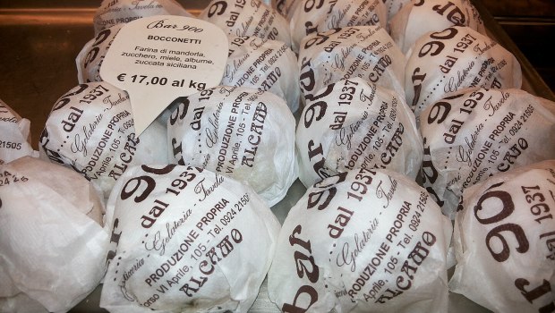 Sweet treats from Bar 900 in Alcamo (Bocconetti or Muccunetti)