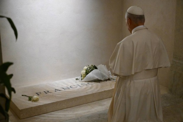 pope-leo-xiv-basilica-st.-mary-major-tomb-of-pope-francis