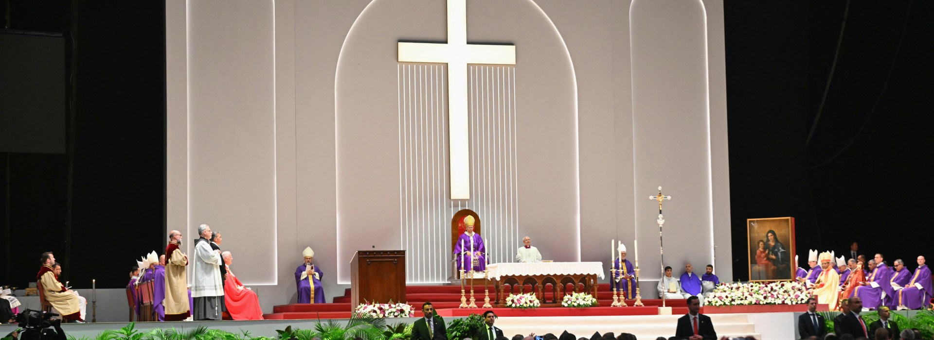 pope-leo-xiv-mass-volkswagen-arena-istanbul