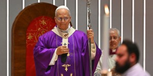 Pope in Turkey suggests Advent resolutions