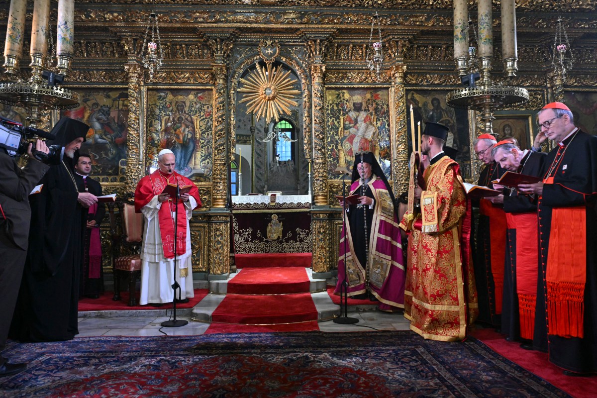 pope-leo-xiv--patriarch-bartholomew-I-church-of-saint-george-istanbul-afp-
