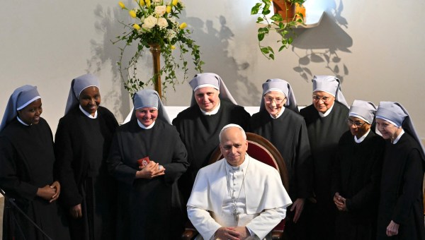 pope-leo-xiv-little-sisters-of-the-poor-home-for-the-elderly-istanbul-afp