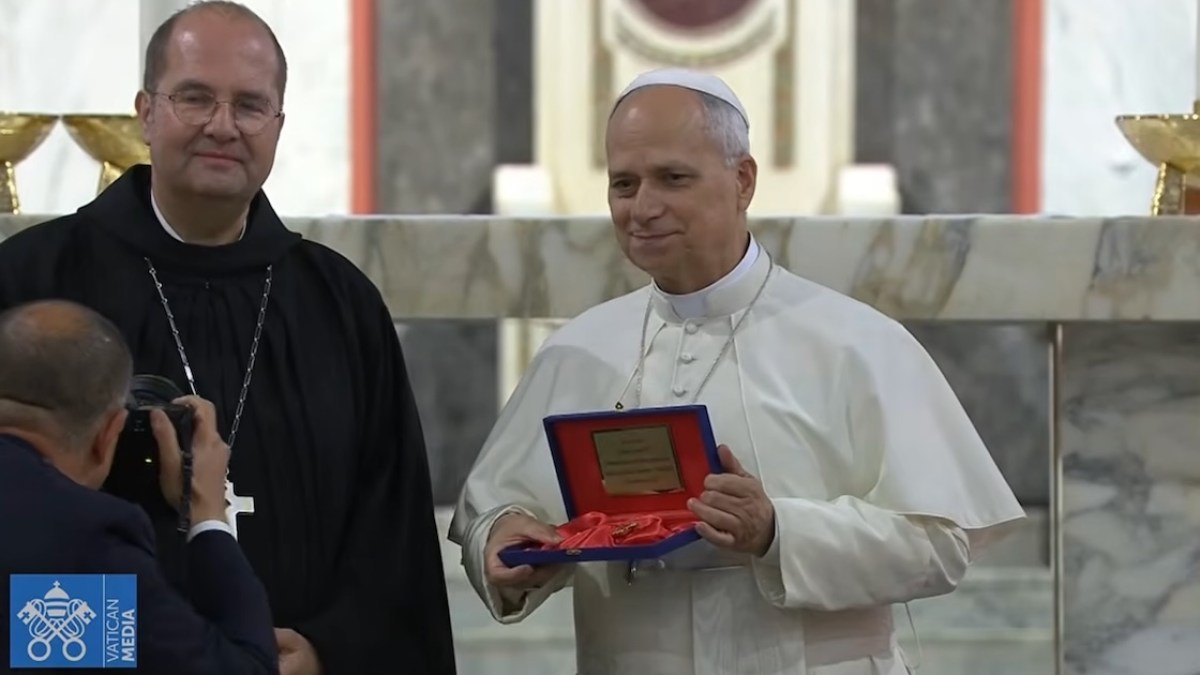 pope-leo-xiv-receives-keys-st-anselm-church-aventino-2025-11-11.jpeg