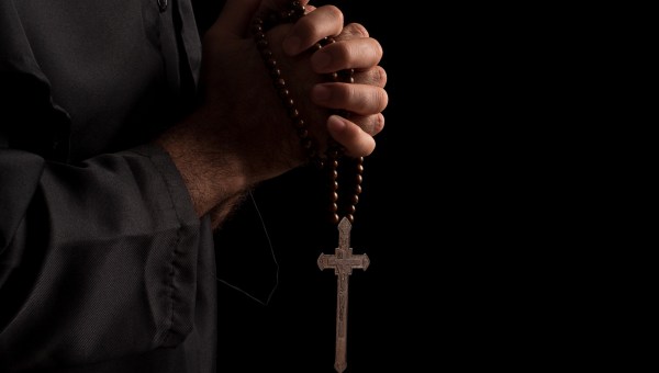 Corner Item Image - “Miracle” in the inferno: Boy survives holding crucifix