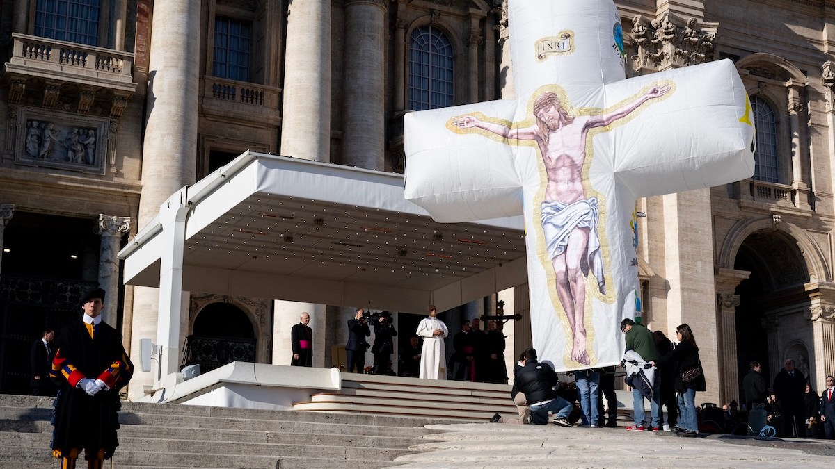 leo-inflatable-balloon-crucifix.jpg