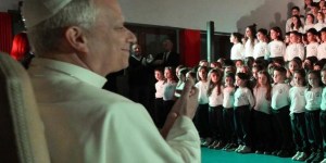 Pope Leo shows up at primary school Christmas concert