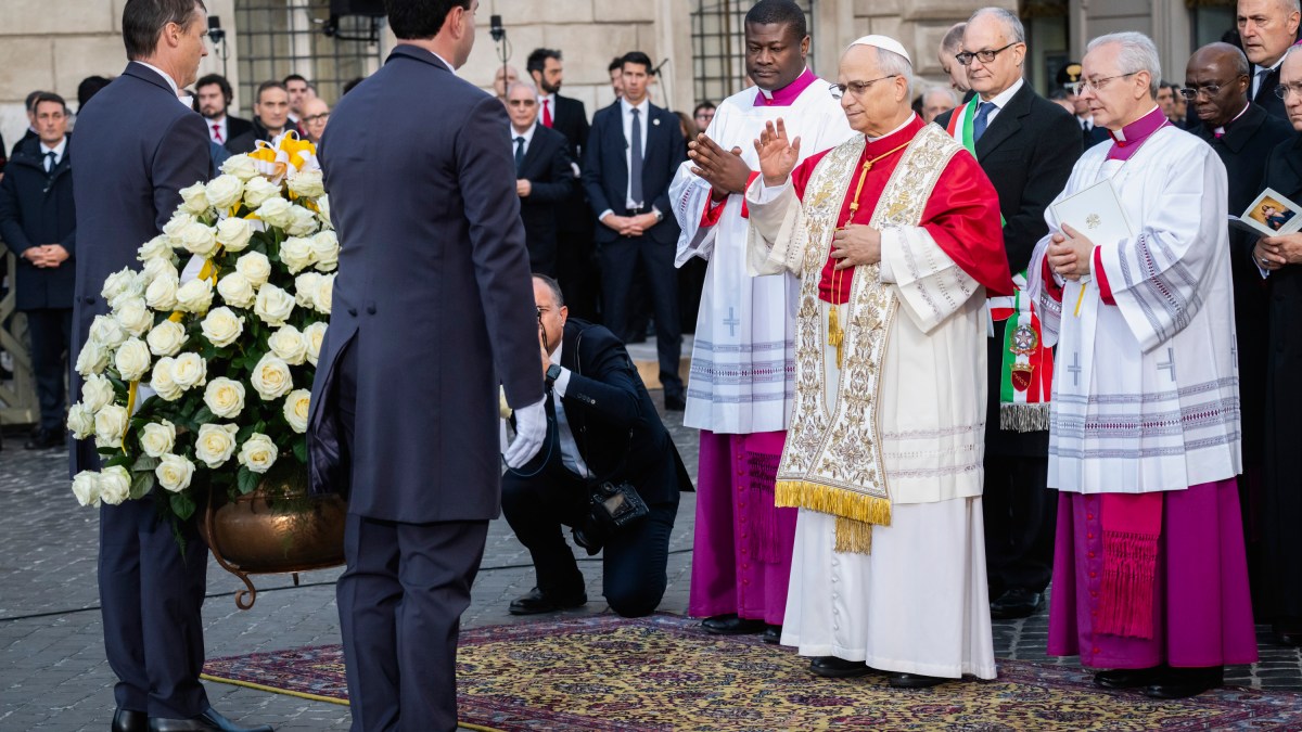 pope-leo-xiv-immaculate-conception-spanish-steps-rome-december-2025