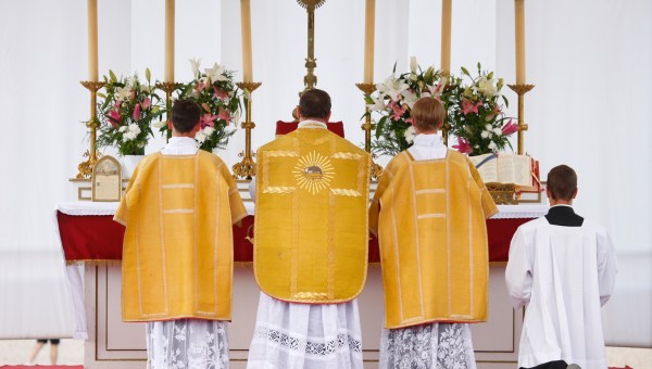 FSSPX-fraternite-saint-pie-x-messe-godong