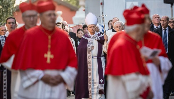pope-leo-xiv-ash-wednesday-penitential-procession-in-rome-santa-sabina-2026