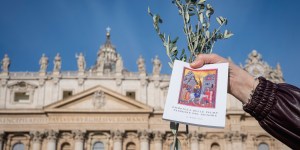 Pope asks prayers for Holy Land Christians in “brutal conflict”