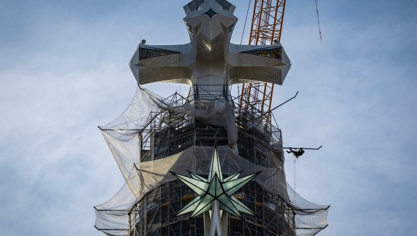 Corner Item Image - Why Sagrada Família may never be finished