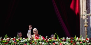 What happened when Pope Leo spoke in 10 languages!