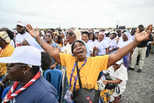 pope-leo-xiv-holy-mass-kilamba-africa