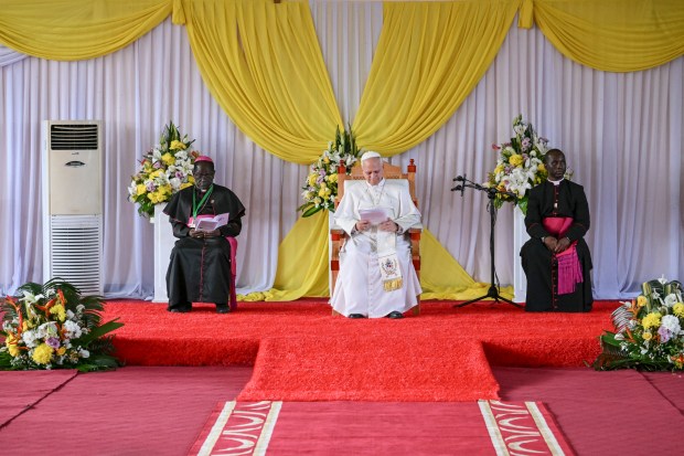 pope-leo-xiv--university-students-professors-catholic-university-central-africa-yaounde-africa