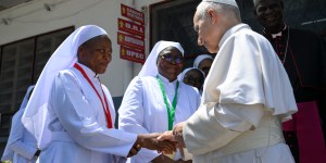 Pope has unscheduled meeting with Cameroon religious