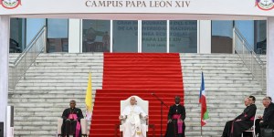 Pope Leo XIV urges students to humbly seek the truth