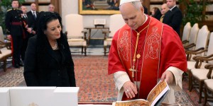 Pope Leo XIV: “I urge everyone to read books”