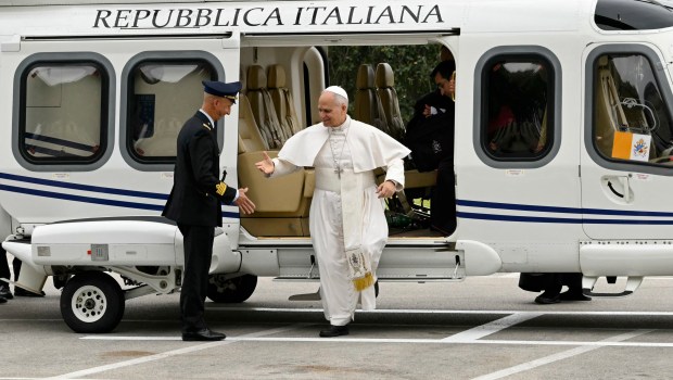 pope-leo-xiv-helicopter-sanctuary-pompei