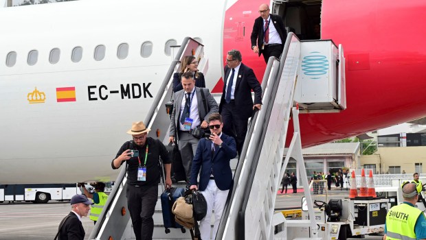 journalists-disembark-papal-plane-takeoff-delayed-incident-los-rodeos-international-airport-canary-island-tenerife
