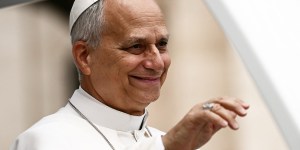 We need “body, mind, and heart” at Mass, says Pope