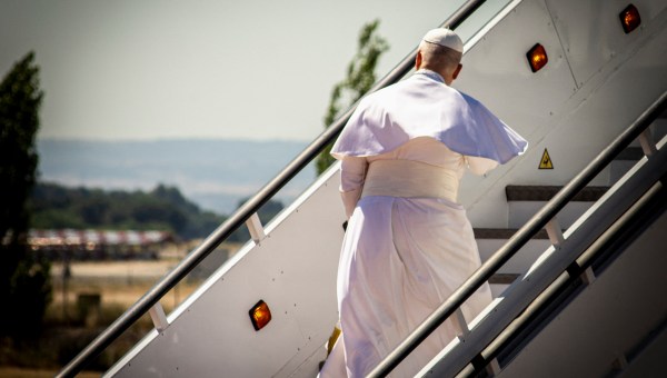 Corner Item Image - Pilots share experience after Pope joins cockpit