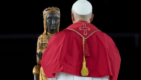pope-leo-xiv-vigil-estadi-olimpic-lluis-companys-montjuich