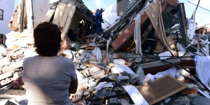 Death toll climbs in powerful Colombia earthquake