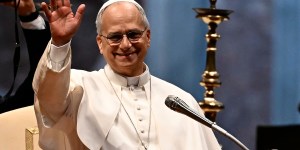 Pope takes up theme of sacred music