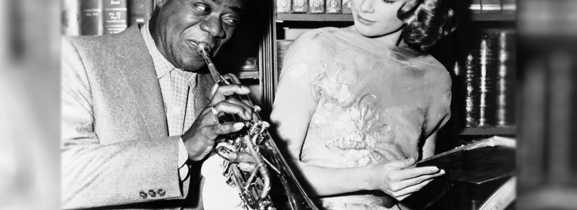 louis-armstrong-and-grace-kelly-on-the-set-of-high-society-1956
