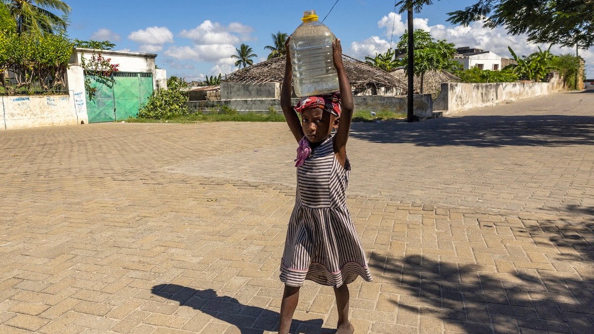 girl-carrying-water.jpg